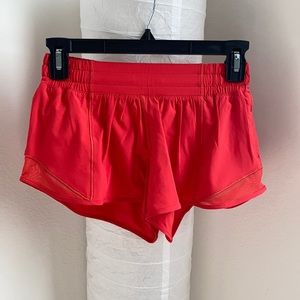 Lululemon Hotty Hot Low Rise 2.5”